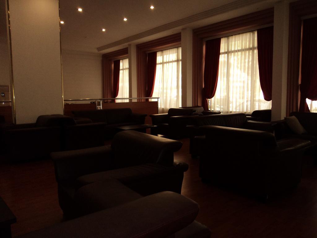 Izethan Hotel 무글라 외부 사진