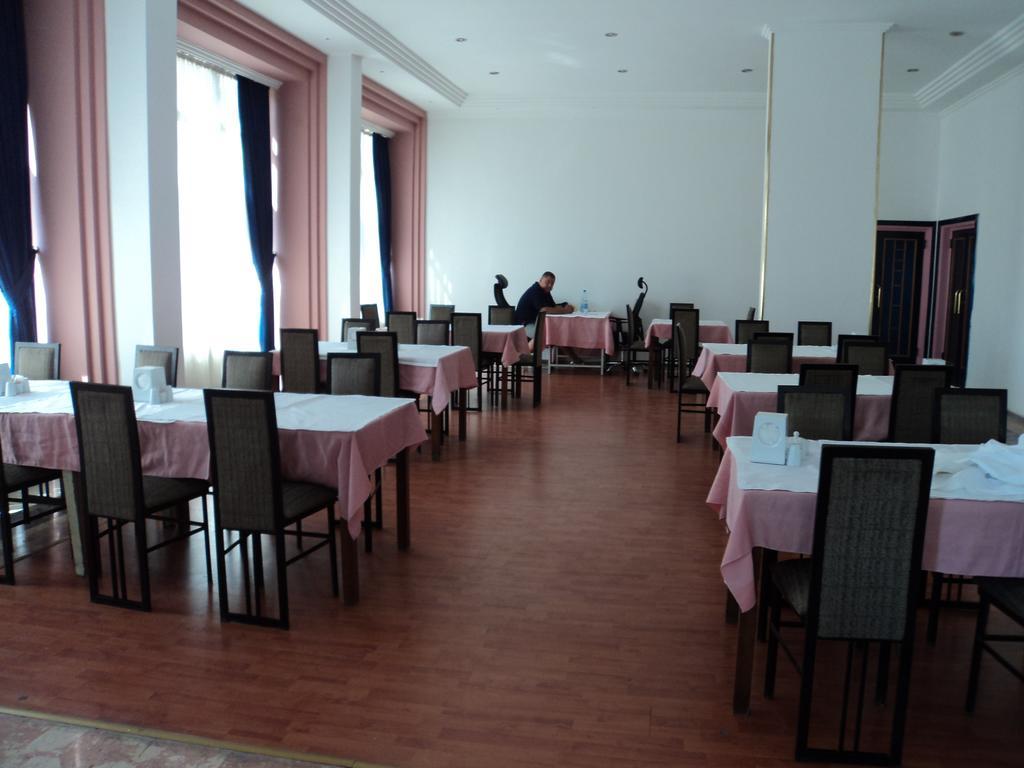 Izethan Hotel 무글라 외부 사진