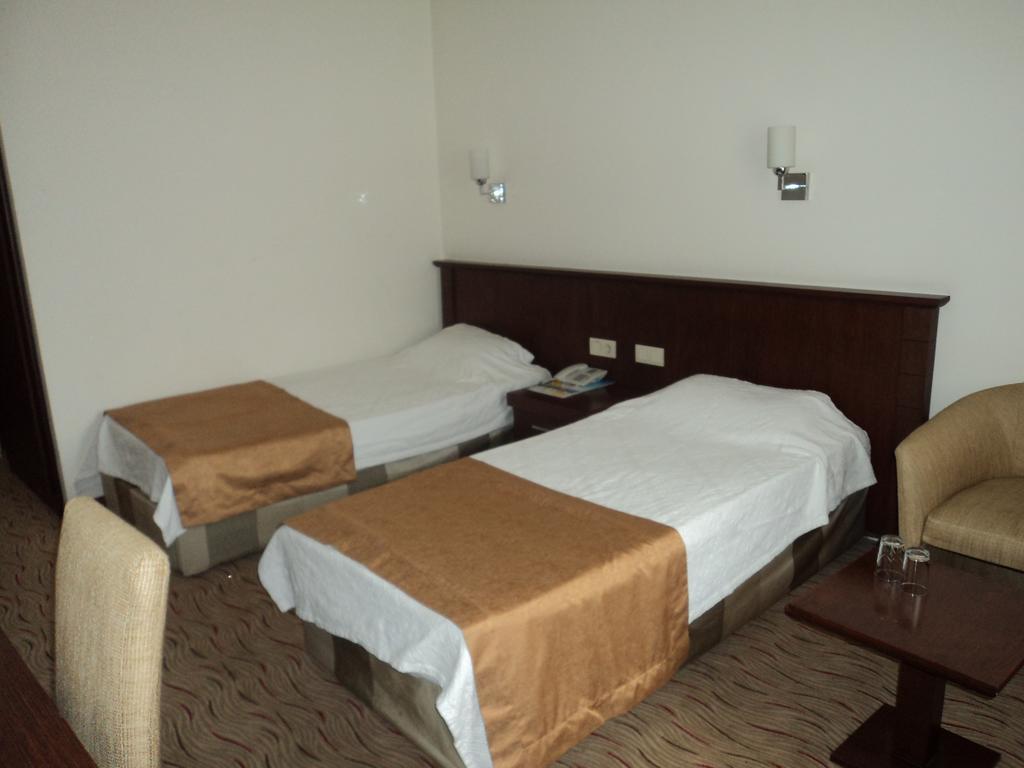 Izethan Hotel 무글라 객실 사진