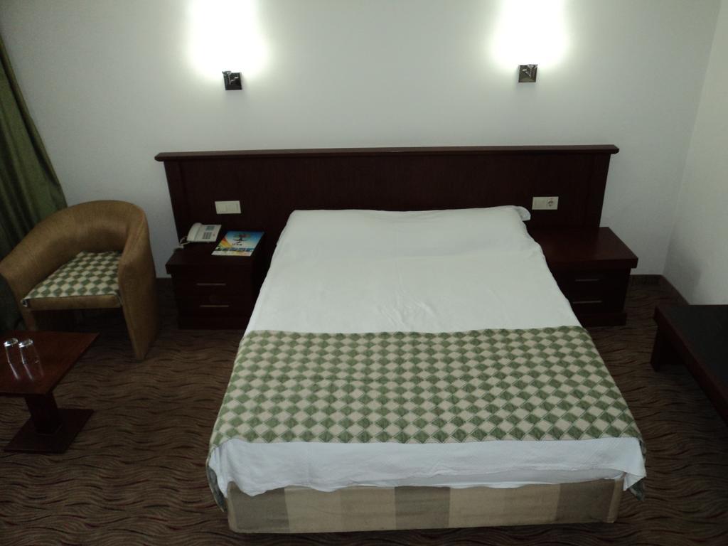 Izethan Hotel 무글라 객실 사진